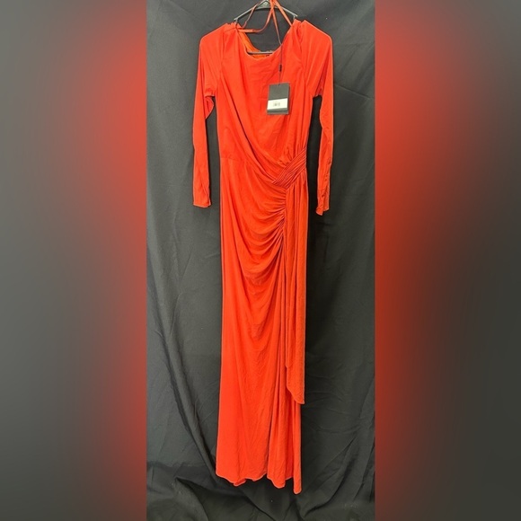 IEENA FOR MAC DUGGAL 26714 NWT
Ruched Long Sleeve Cowl Neck Gown - Picture 5 of 9